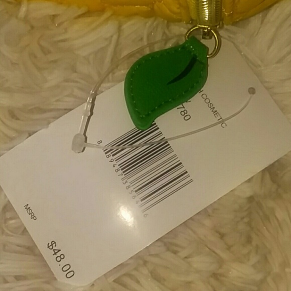 NWT Betsey Johnson Quilted Lemon Cosmetic Bag Zip - Picture 3 of 8